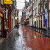 Мокрый от слёз Амстердам...