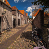 Полдень. Наверное, сиеста?