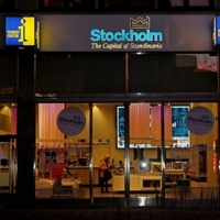 Поздний посетитель.