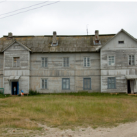 Открытые двери