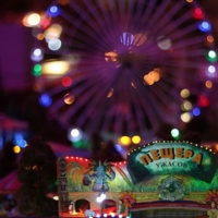 В парке развлечений.