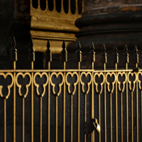 Металл и камень