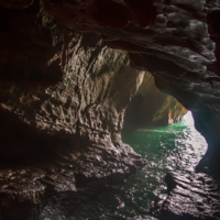В пещерах средиземноморья