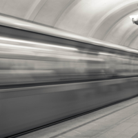 Отойдите от края платформы!