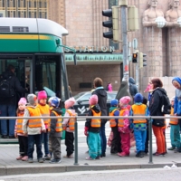 На прогулке.