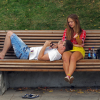 Смартфон ему интереснее