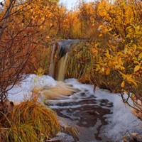 Осенний водопад