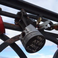 Мир да любовь!