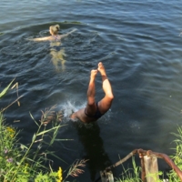 За такой - в огонь и в воду