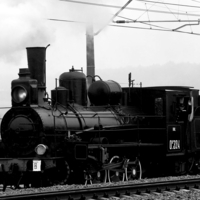 наш паровоз вперед лети