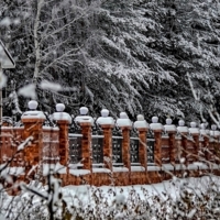 В белых шапочках...