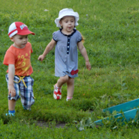 Кто быстрей до горки?