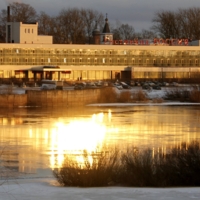 В лучах заходящего солнца