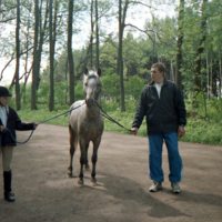 В белую крапинку