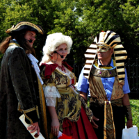 "Ну и кто из нас настоящий?"