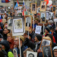 Победным строем