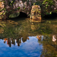 Пространств чуть видимая связь