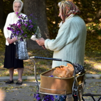 отдыхающая и местная