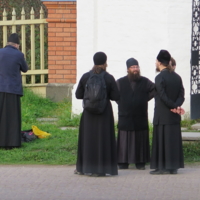 Интересно, о чём говорят.