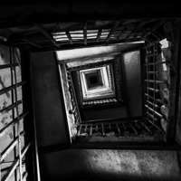 Тернистый путь к чёрному квадрату