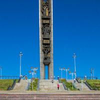 Ступени к монументу Дружбы народов