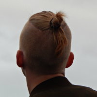 И что же там летит?