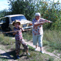 С бабушкой не заскучаешь!