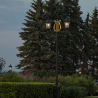 у филармонии