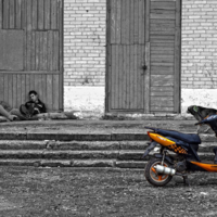Оранжевый скутер