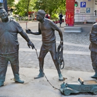 "Раз,два,три... Вся троица на месте!"