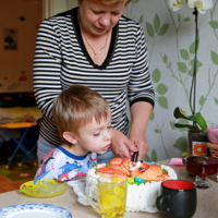 Начало поедания тортика