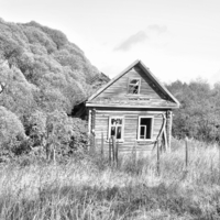 Старый, серый бабушкин дом...