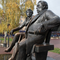 Памятник Пушкину и Крылову
