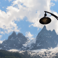 Под фонарём