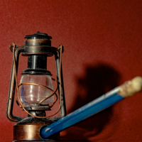 Старинная шахтерская лампа-точилка для карандашей