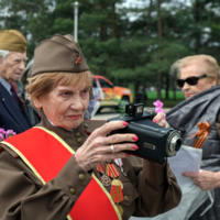 Со старым другом не растаюсь.