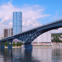 Длинный и высокий