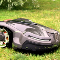 Робот- газонокосилка.
