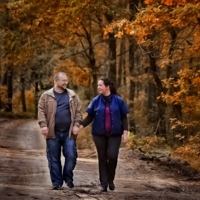 Идём по жизни вместе.