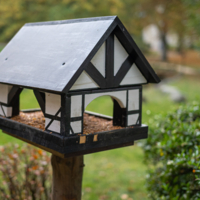 Фахверковый домик птицам на радость