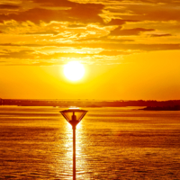 Закат над Волгой в Нижнем Новгороде.