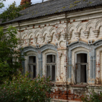 Позабыт, позаброшен