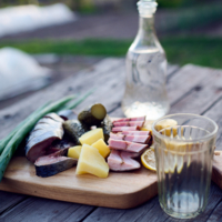 атмосфера со стаканом