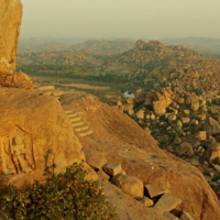 Индийские боги рассыпали камни
