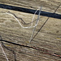 Я ведь шуток не люблю - тут же палец уколю