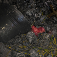 "Прах и пепел"