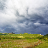 Про усталое облако, прилёгшее на радугу
