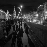 Вливаюсь в людские потоки, по улицам шумным бегу ©