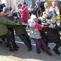 Перетягивание каната смешное занятие