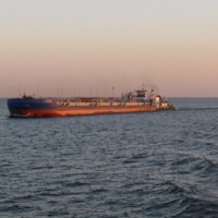 Из трубы идёт дымок